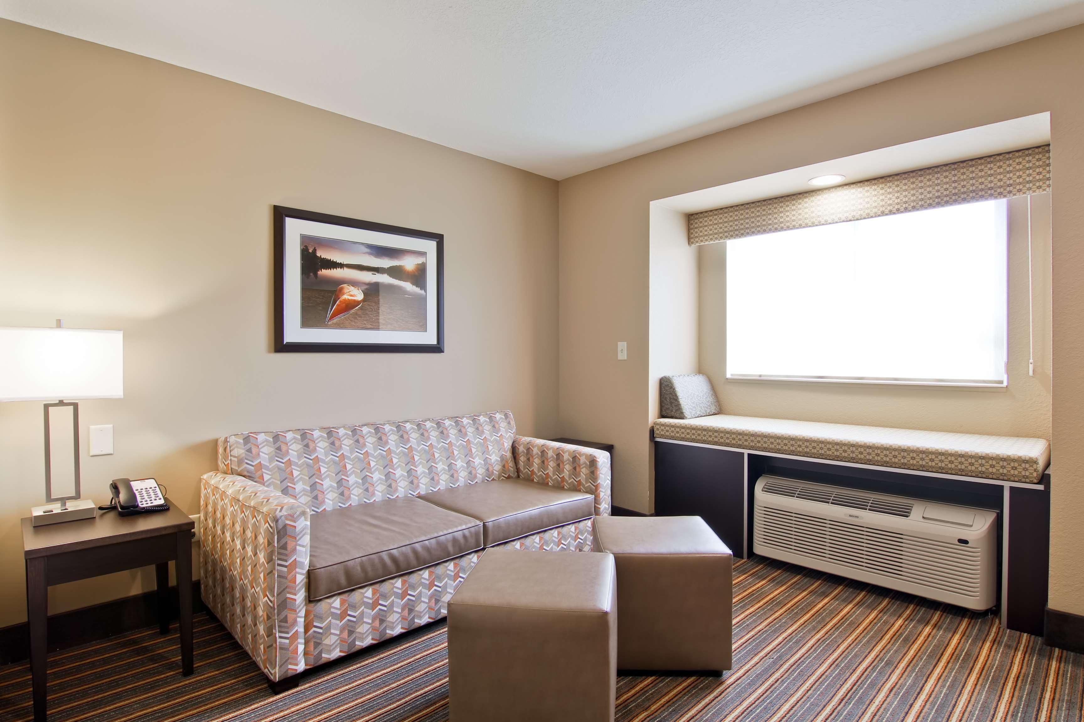 Best Western Plus Woodstock Inn & Suites Екстер'єр фото
