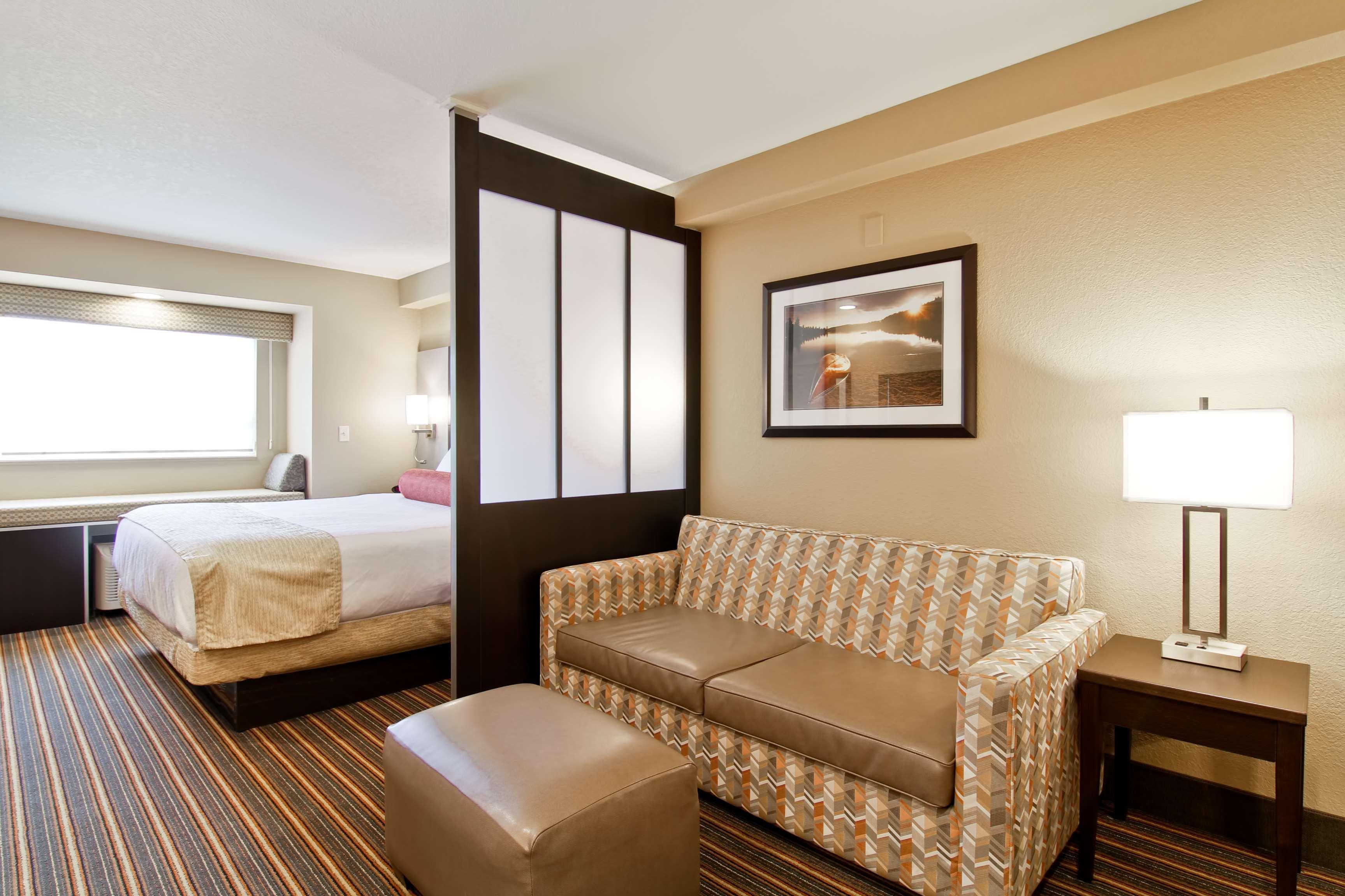 Best Western Plus Woodstock Inn & Suites Екстер'єр фото