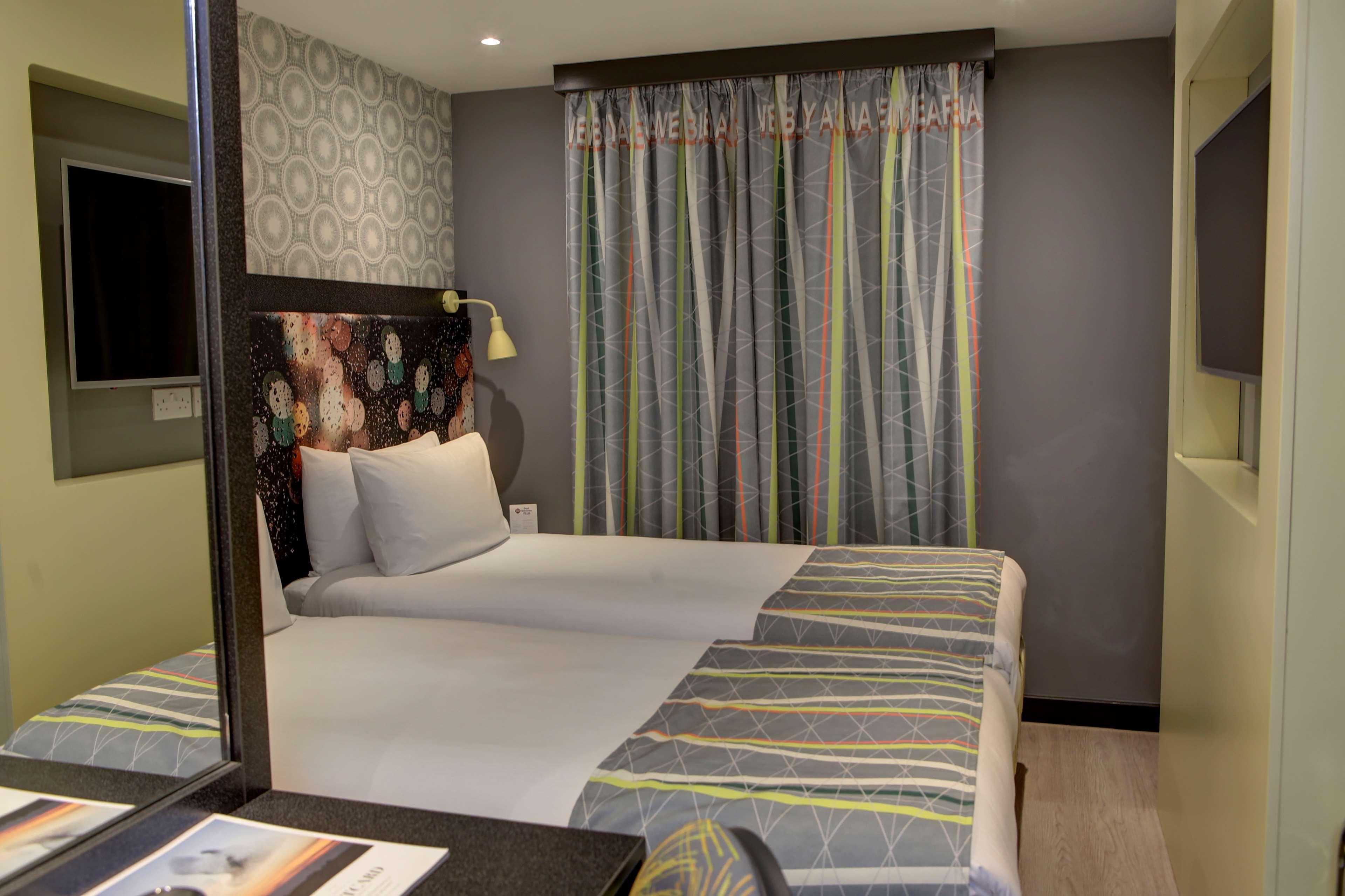 Best Western Plus Woodstock Inn & Suites Екстер'єр фото