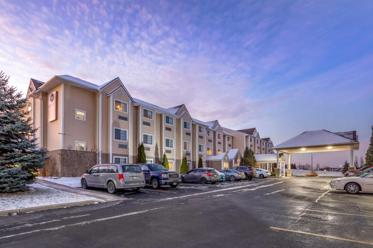 Best Western Plus Woodstock Inn & Suites Екстер'єр фото