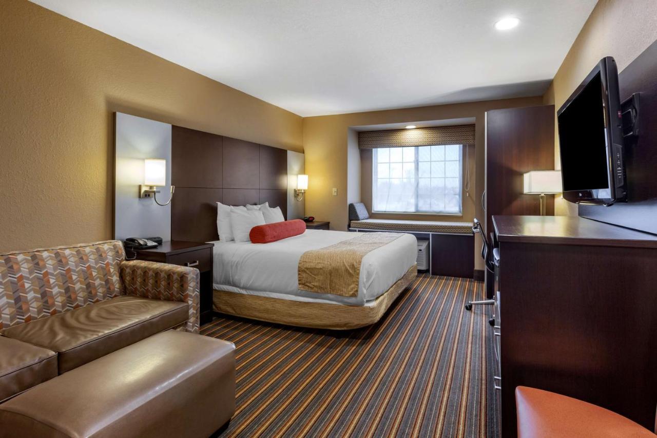 Best Western Plus Woodstock Inn & Suites Екстер'єр фото