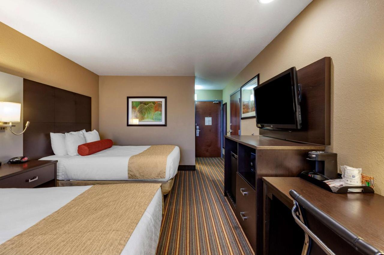 Best Western Plus Woodstock Inn & Suites Екстер'єр фото