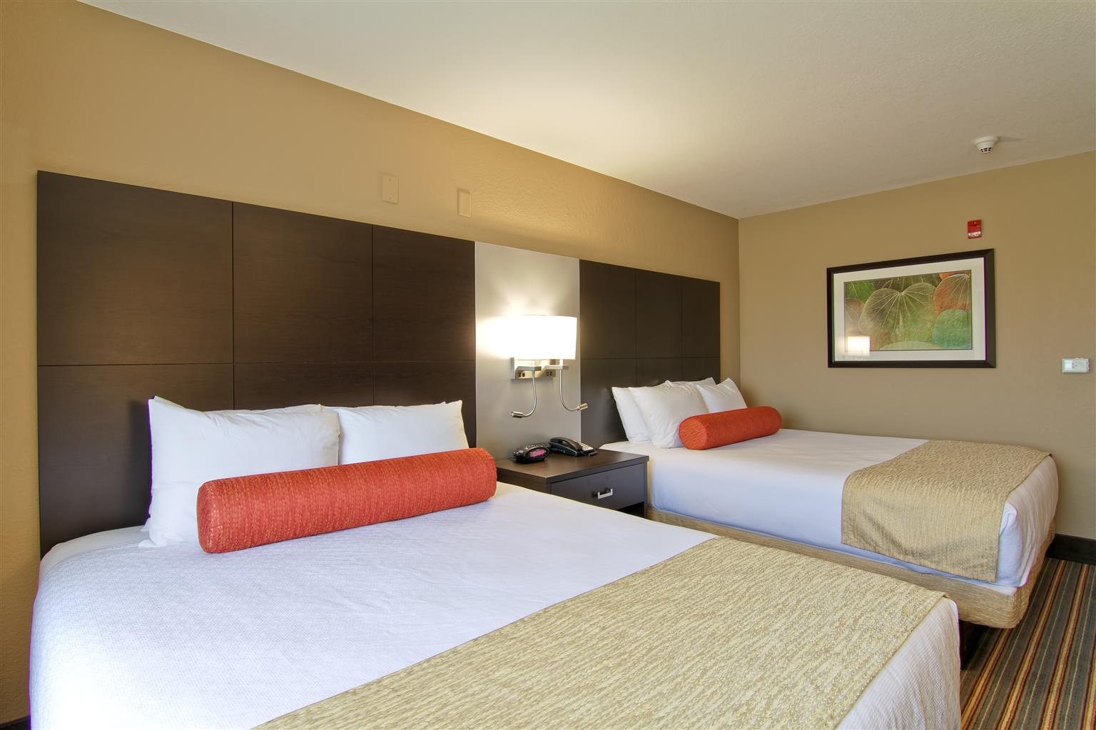 Best Western Plus Woodstock Inn & Suites Екстер'єр фото